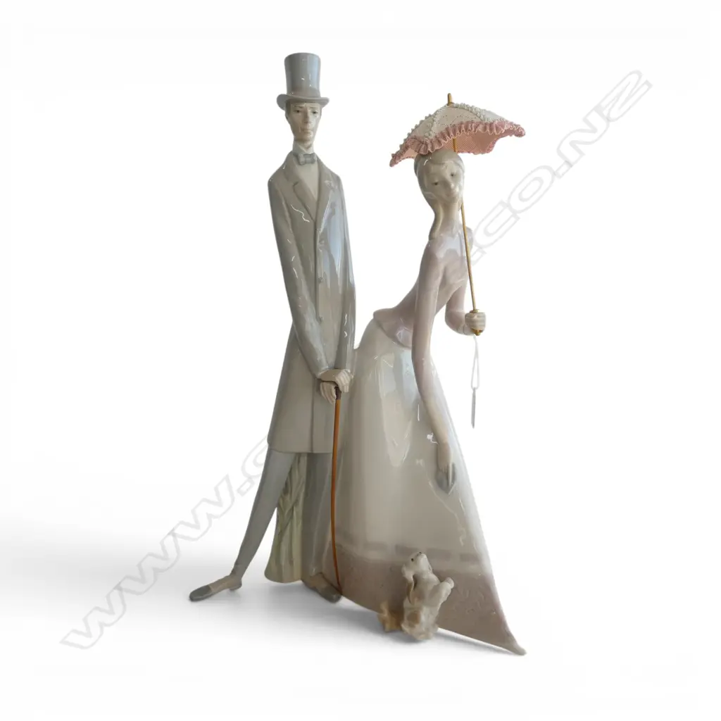 LG LLADRO COUPLE #4563 H.500mm w. large hairline crack Image 1++