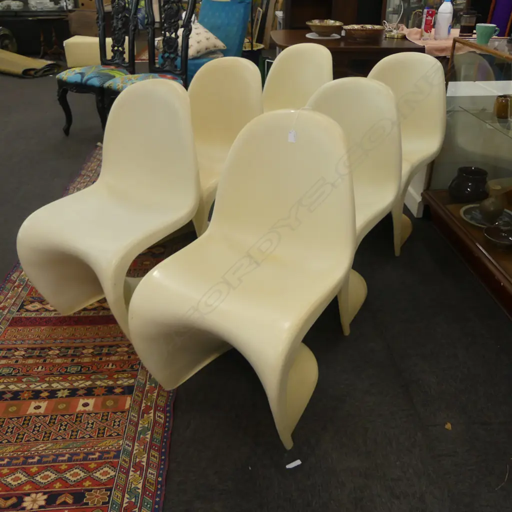 6 PANTONE STYLE CHAIRS Image 1++