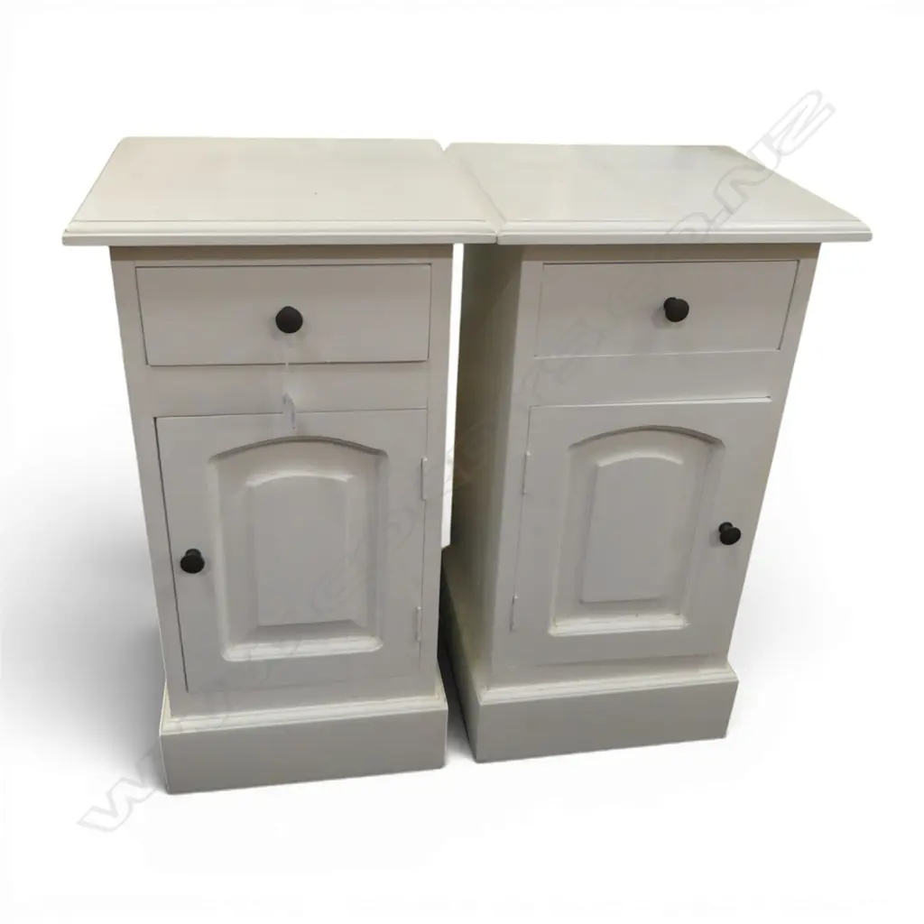 PR WHITE BEDSIDE CABINETS 350x315x655mm Image 1++