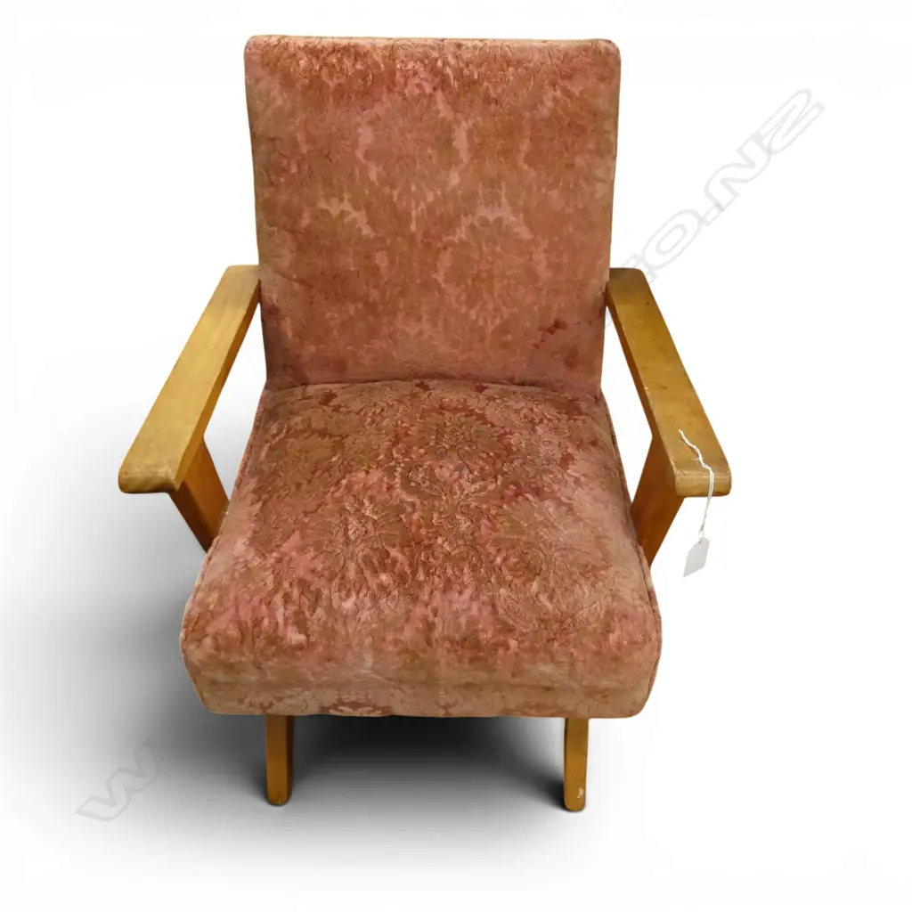 VINTAGE CHILDS CHAIR Image 1++