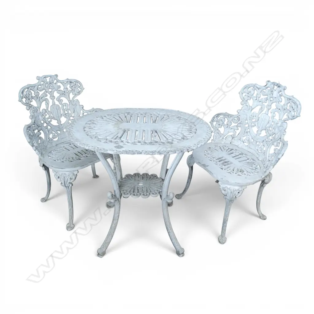 ORNATE VINTAGE CAST ALLUMINIUM OUTDOOR TABLE & 2 CHAIRS Image 1++