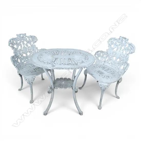 ORNATE VINTAGE CAST ALLUMINIUM OUTDOOR TABLE & 2 CHAIRS