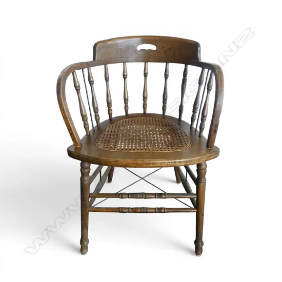 CAPTAINS CHAIR