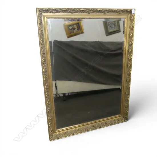 GILT FRAMED MIRROR 1150x865mm