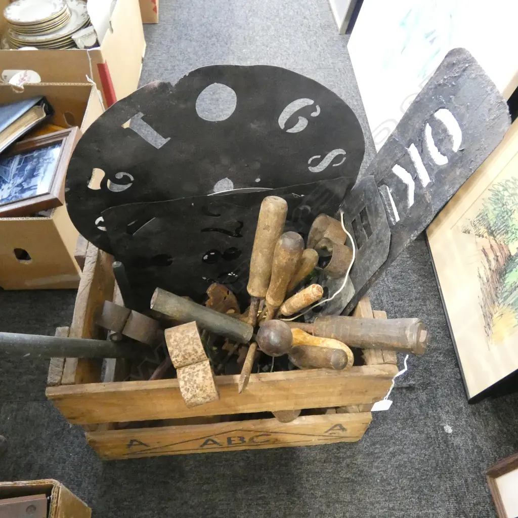 WOOL BALE STENCILS, CLIPPERS ETC Image 1++
