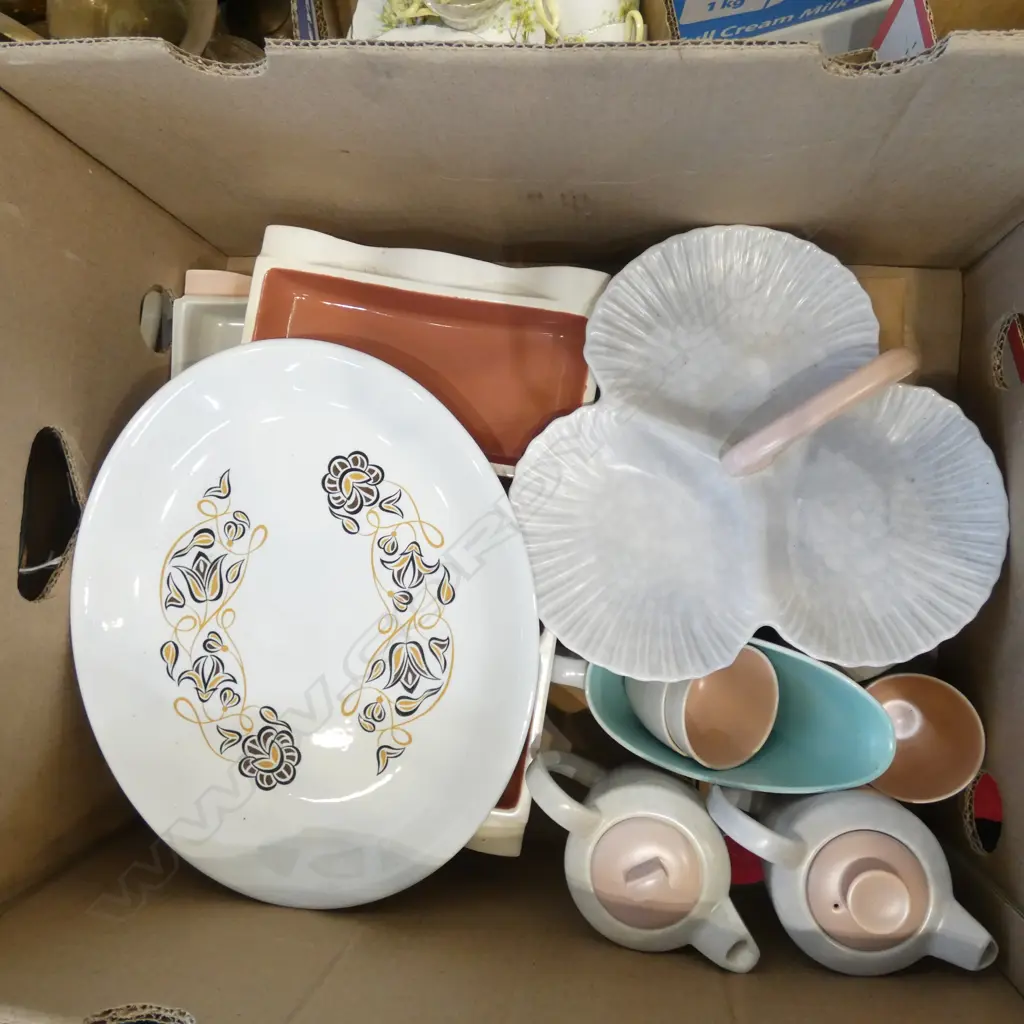 ASST. POOLE CHINA Incl. 4 TRAYS Image 1++