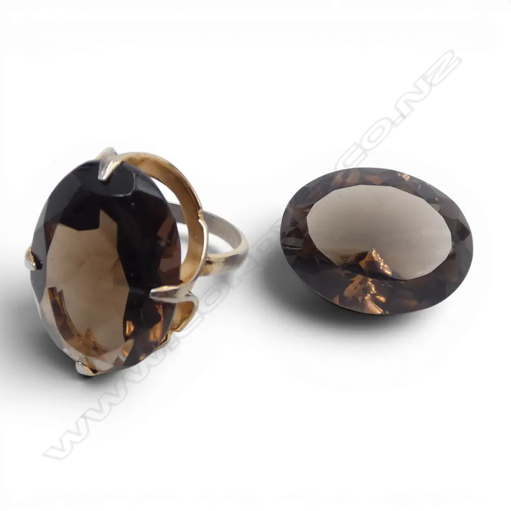 SMOKEY QUARTZ TYPE STONE RING WITH EXTRA STONE (not gold or silver) SIZE N Image 1++