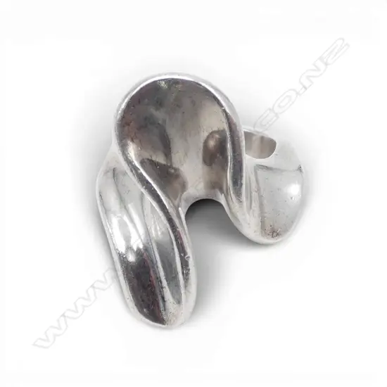 STG SILVER MODERNIST RING 19.69gms SIZE M
