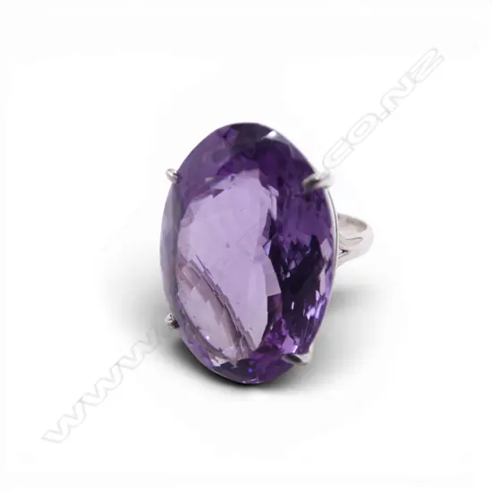 LRG SILVER OVAL CUT AMETHYST RING size Q