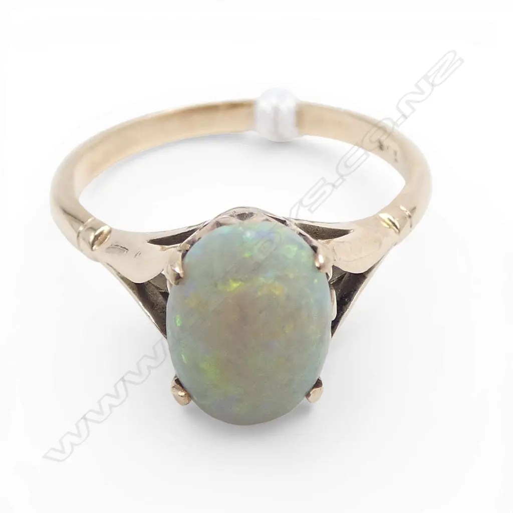 9CT GOLD OPAL RING  CHIP TO STONE 2.8GMS TOTAL WIEGHT SIZE P1/2 Image 1++