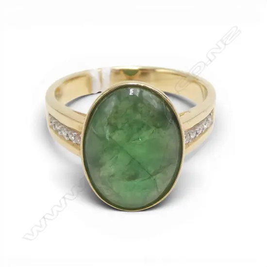 18ct yellow GOLD & JADEITE RING diamond set shoulders. 5.6gms SIZE O