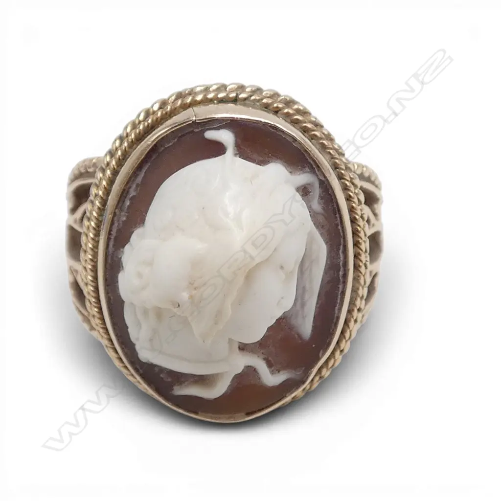9ct CAMEO RING OF THE GREEK GODDESS HERA 7.19gms N1/2 Image 1++