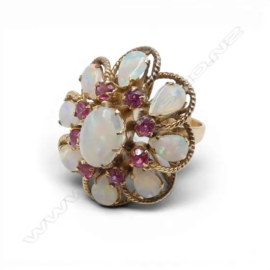 18ct GOLD OPAL & RUBY CLUSTER PRINCESS RING 5.66gms SIZE N