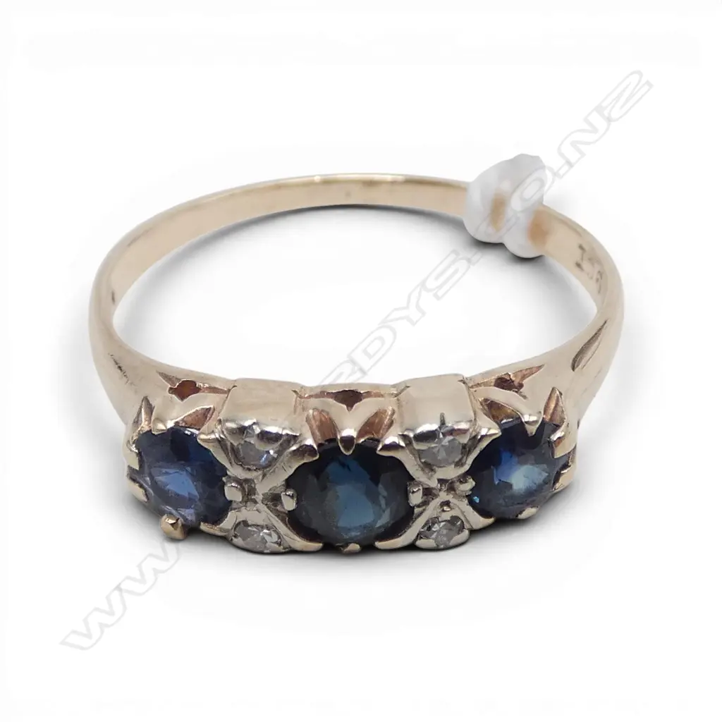 9CT GOLD SAPPHIRE & DIAMOND RING 1.9GMS SIZE P Image 1++