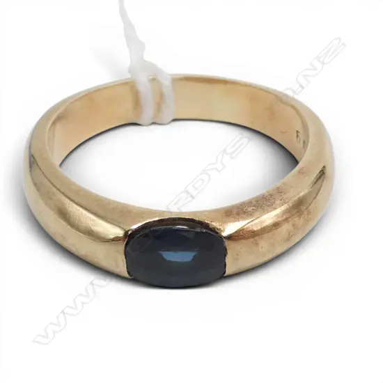 14ct GOLD & SAPPHIRE (Australian oval facet cut) BAND RING 7.16gms SIZE T