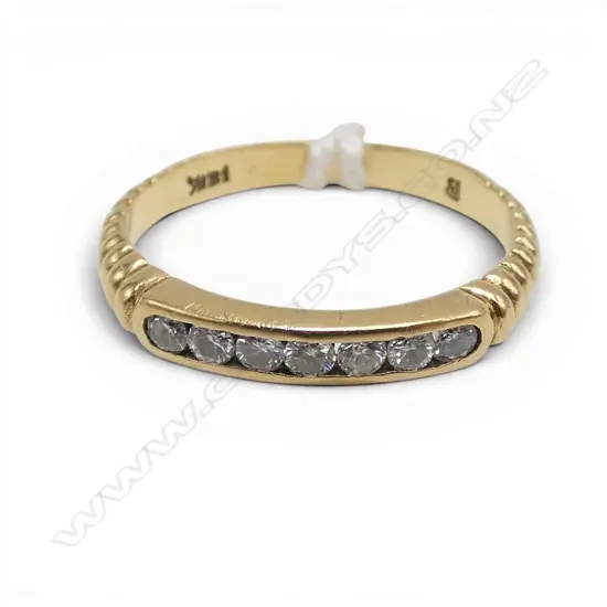 18CT GOLD DIAMOND BAND RING 2.4GMS SIZE O