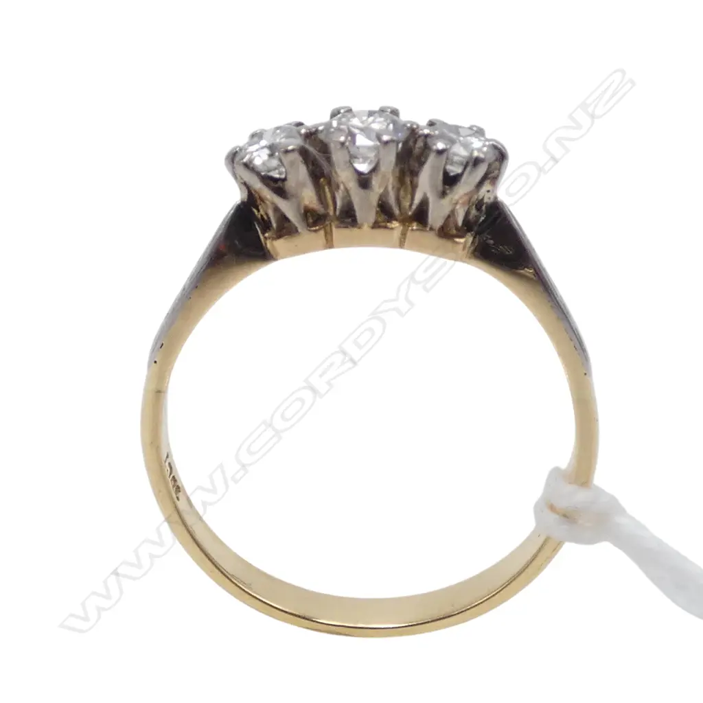 18CT GOLD 3 STONE DIAMOND RING 2.7GMS TOTAL WIEGHT SIZE Q Image 1++