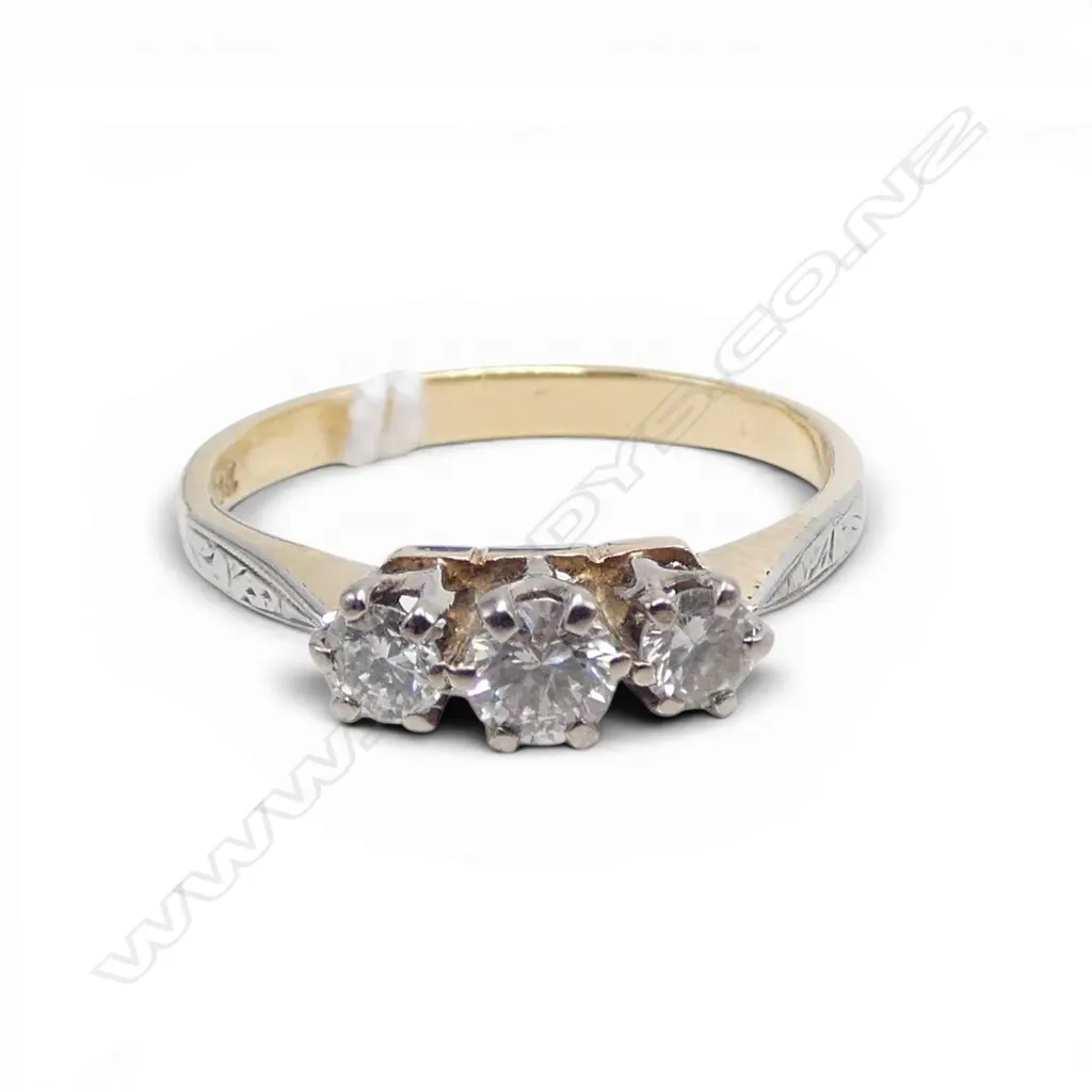 18CT GOLD 3 STONE DIAMOND RING 2.7GMS TOTAL WIEGHT SIZE Q Image 1++