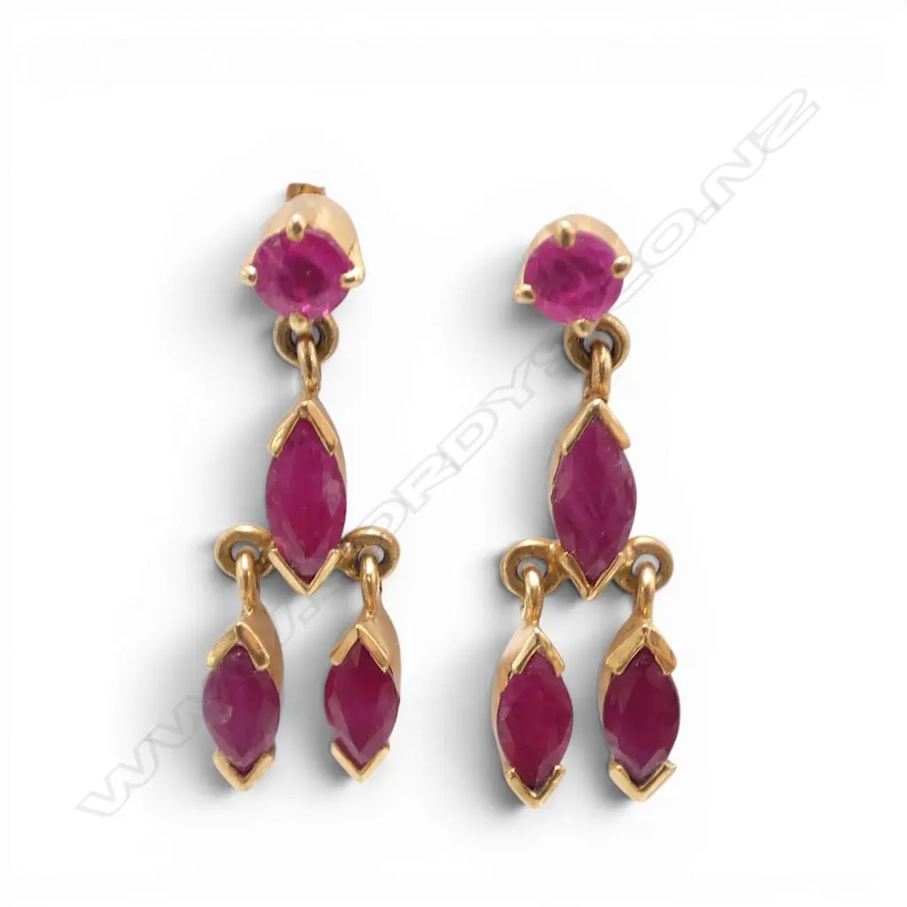 PR 18ct GOLD & RUBY stud & triple drop EARRINGS. 3.72gms Image 1++