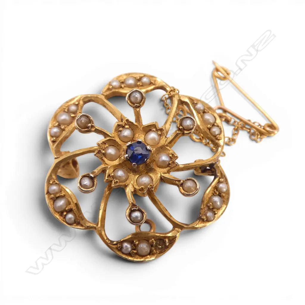 9ct SEED PEARL & BLUE STONE PENDANT BROOCH no pin 3.58gms Image 1++