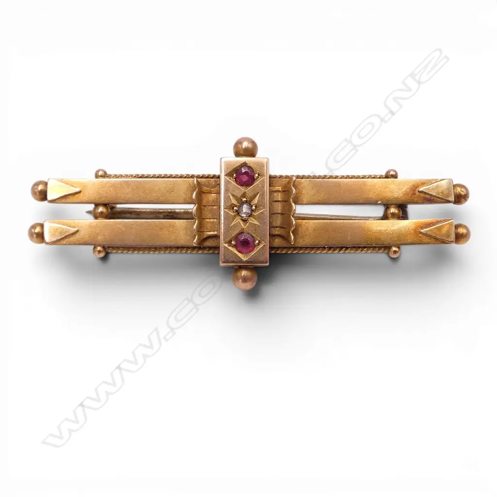 9ct DIAMOND & RUBY BAR BROOCH 2.90gms Image 1++