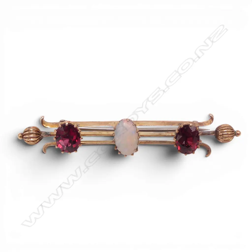 9CT GOLD OPAL & GARNET BAR BROOCH3.9GMS TOTAL WIEGHT Image 1++