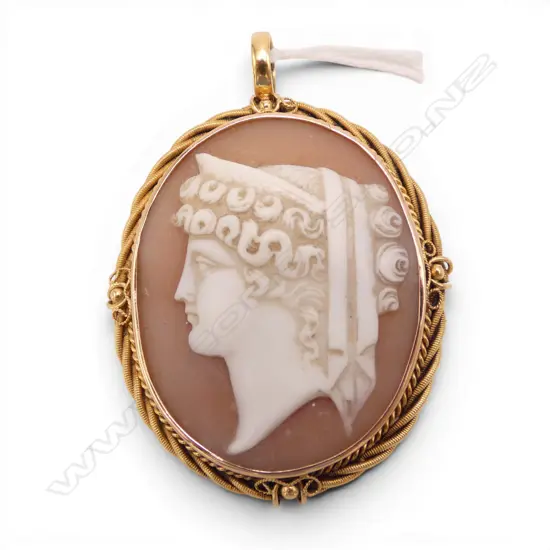 LG CAMEO BROOCH/PENDANT testing 16 - 18ct gold 19.37gms