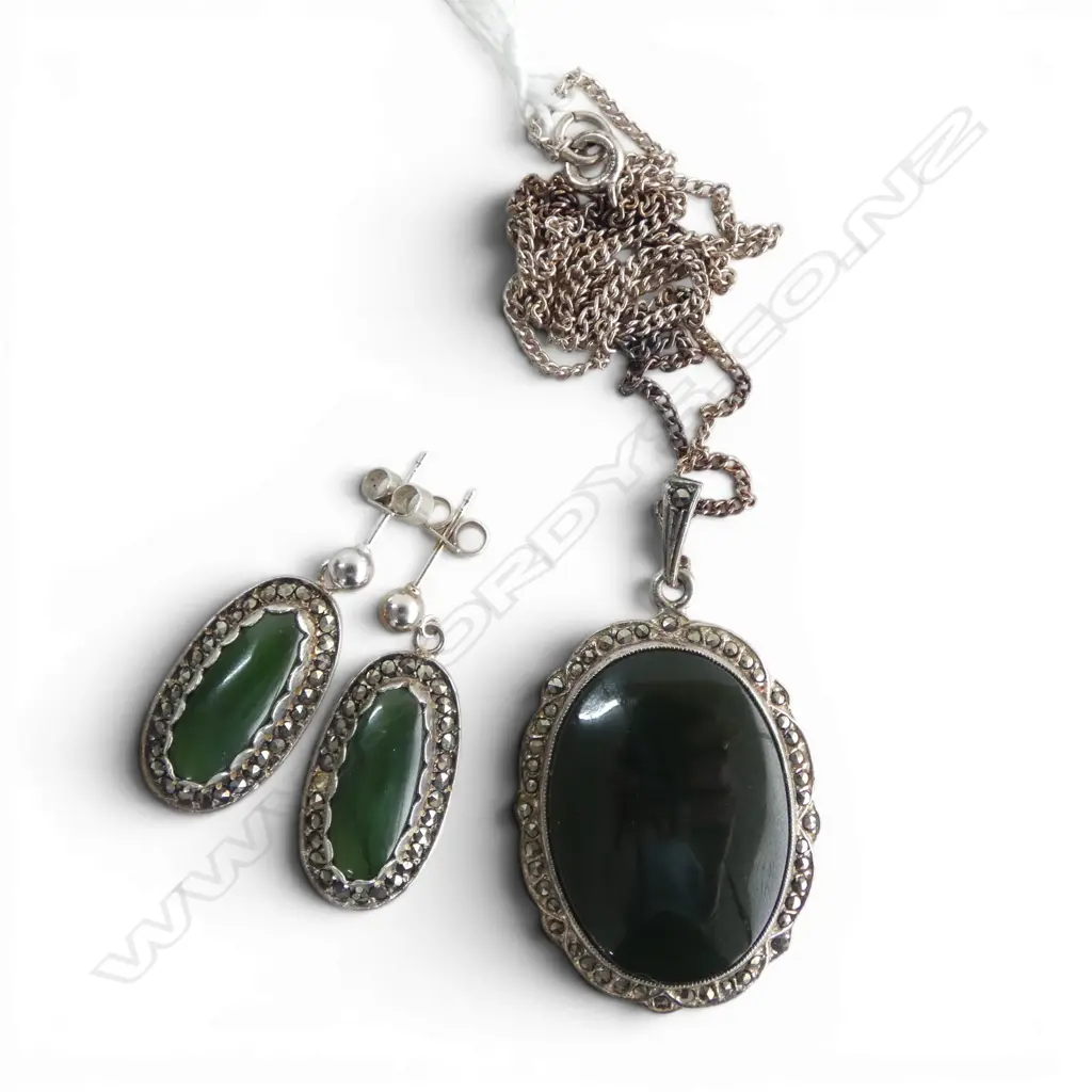 S/SILVER MARQUISITE & NEPHRITE JADE PENDANT ON CHAIN WITH MATCHING EARINGS  Image 1++