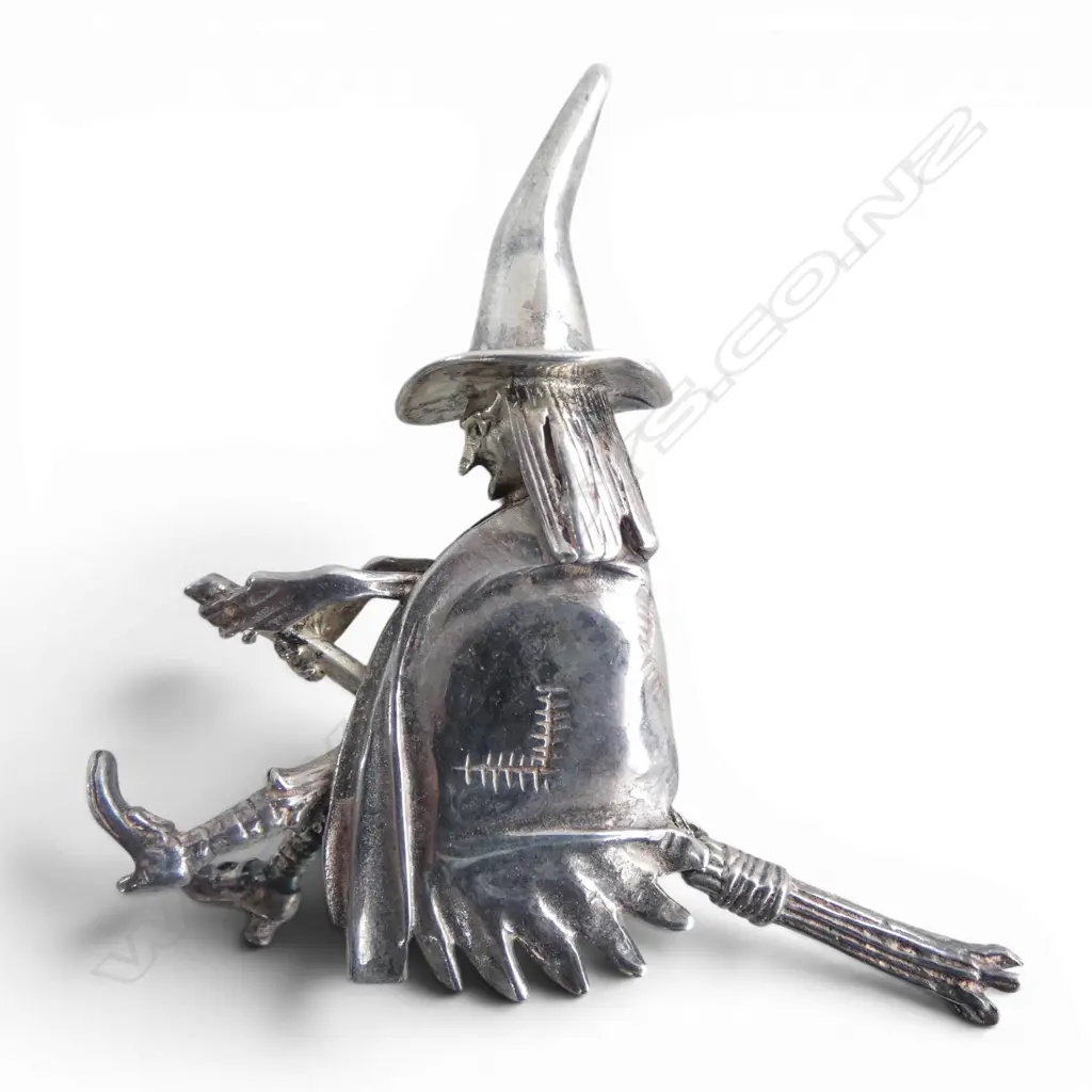 STG SILVER WITCH & BROOM BROOCH 21.63gms Image 1++