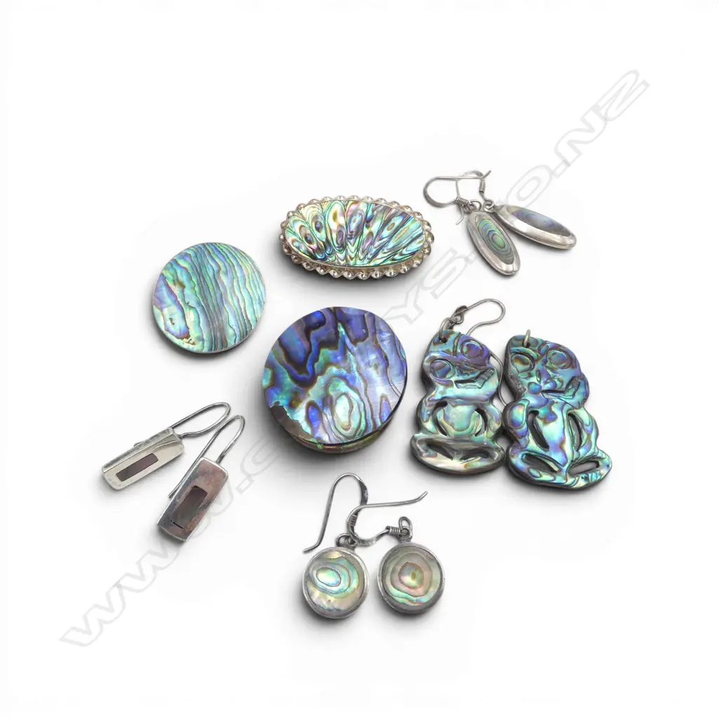 COLLECTION OF NZ PAUA & SILVER JEWELLERY Image 1++