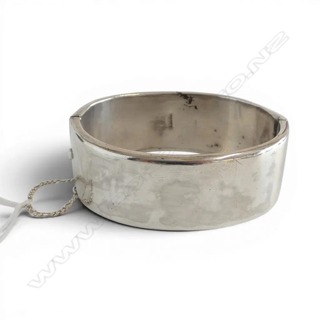 SILVER HINGED BANGLE 41gms Image 1++