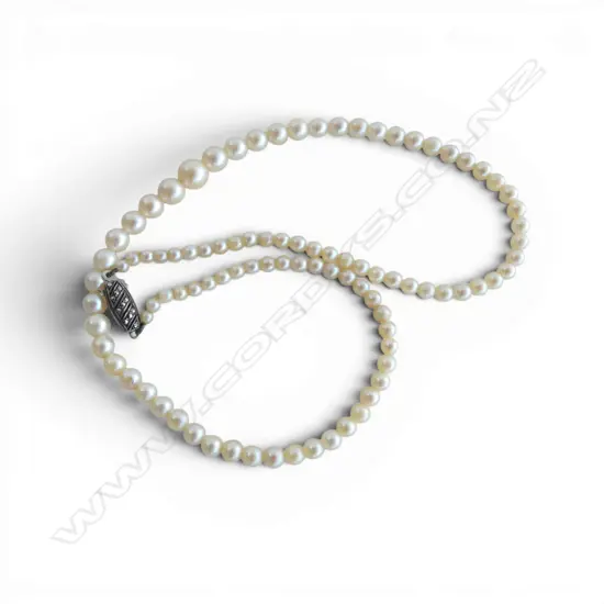 VINTAGE CULTURED graduated PEARL NECKLACE silver marcasite clasp. L.410mm