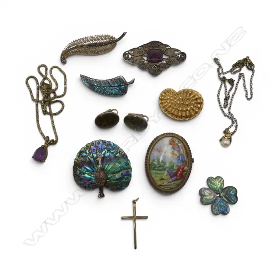 COSTUME JEWELLERY INCL. 5 STG SILVER BROOCHES