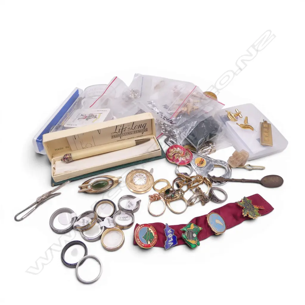 COSTUME EARRINGS, RINGS, GENT'S STAINLESS STEEL RINGS & VARIOUS SML COLLECTABLES Image 1++