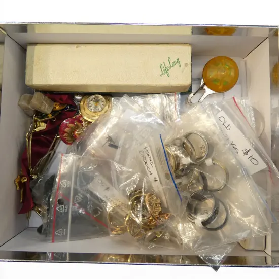 COSTUME EARRINGS, RINGS, GENT'S STAINLESS STEEL RINGS & VARIOUS SML CLLECTABLES