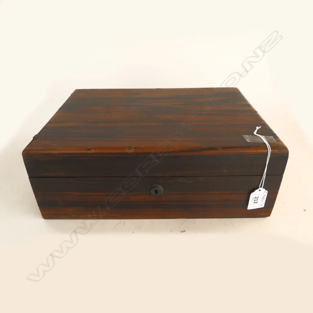 BOX OF ASST. COSTUME JEWELLERY  Image 1++