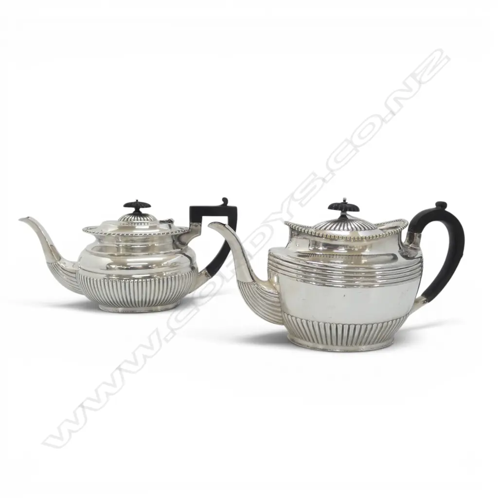 2 ANTIQUE SILVER PLATE TEAPOTS H.150mm Image 1++