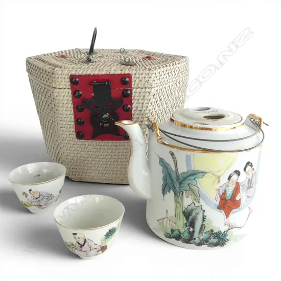ORIENTAL TEAPOT & 2 CUPS, BOXED FAULTS