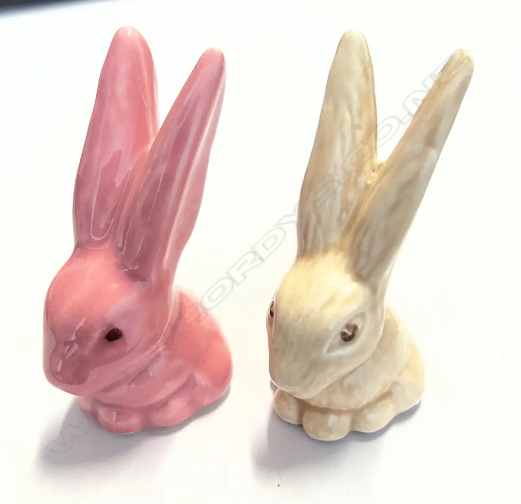 2 long eared SYLVAC BUNNIES. H.78mm. Image 1++
