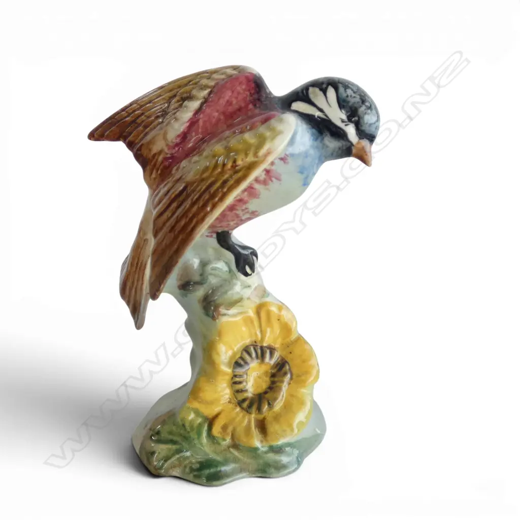 BESWICK CHICKADEE BIRD SCULPTURE #929. H.140mm Image 1++