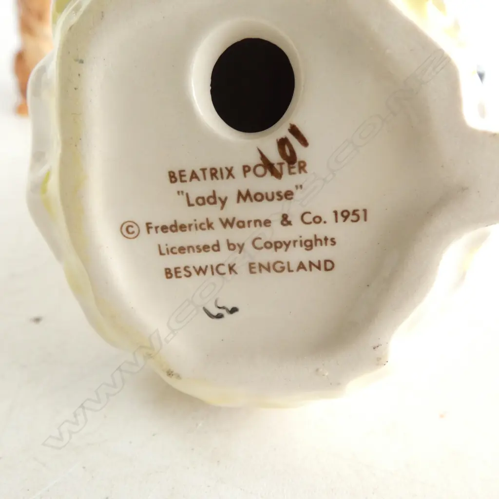 BESWICK CHINA PEKENESE H120MM BEATRIX POTTER LADY MOUSE H100MM & SLYVAC BUNNY H140MM Image 1++