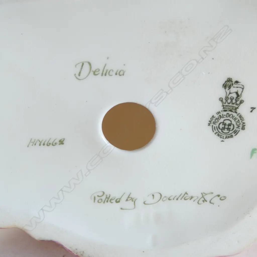 ROYAL DOULTON "DELICIA" FIGURINE H.155mm Image 1++