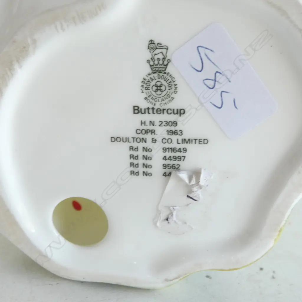 ROYAL DOULTON "BUTTERCUP" FIGURINE H.200mm Image 1++