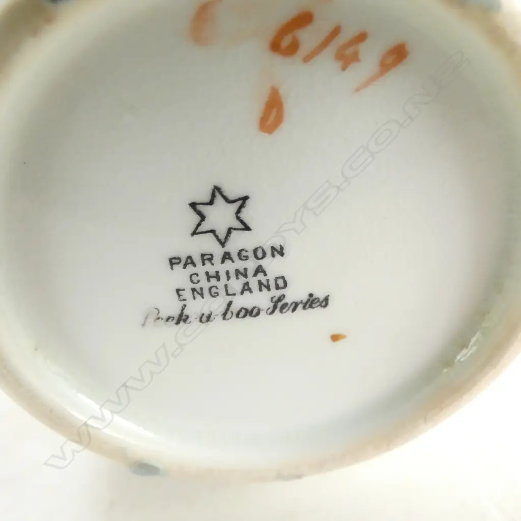 VINTAGE PARAGON 'PEEP-A-BOO' SERIES CUP & SAUCER designed by CHLOE PRESTON, 2 sml rim chips Image 1++