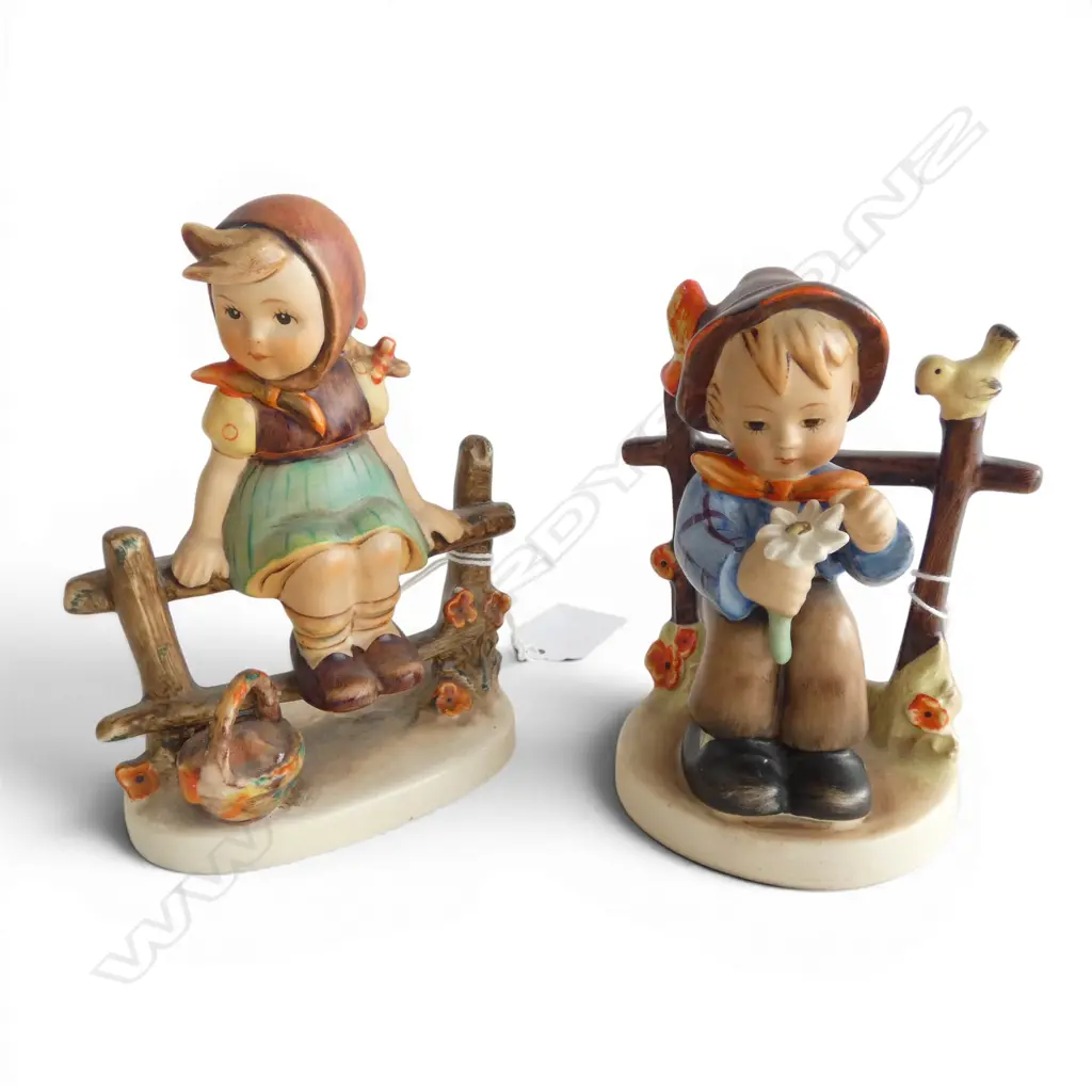 2 HUMMEL GOEBEL FIGURINES H.130mm Image 1++