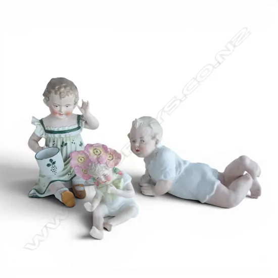 3 ANTIQUE BISCE CHINA PIANO DOLLS H180MM TALLEST
