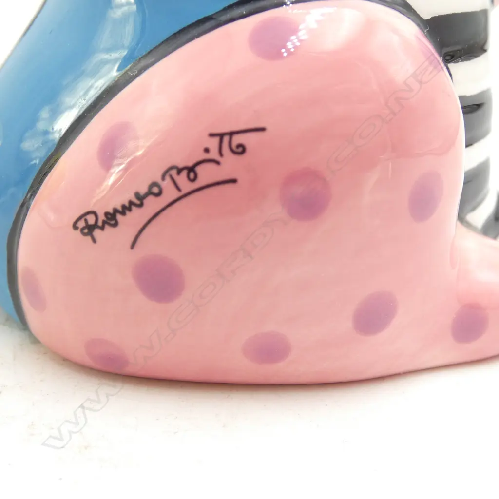 ROMERO BRITTO SIGNED FLOWER TEAPOT H250MM & 2 SIGNED DOG SALT PEPPERS H110MM Image 1++