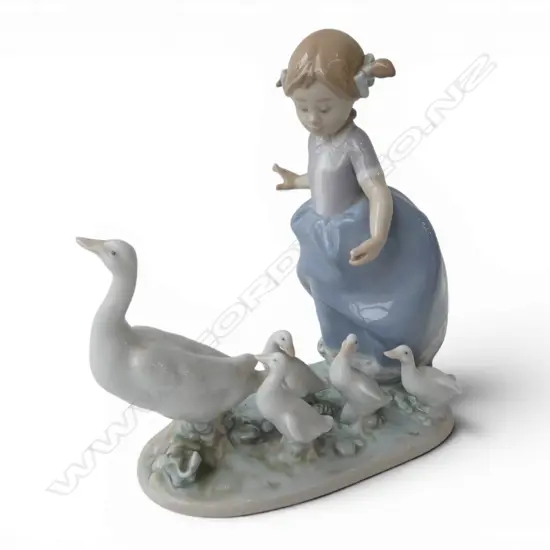 LLADRO JAPANESE Goose Girl # 5503. L.170mm.