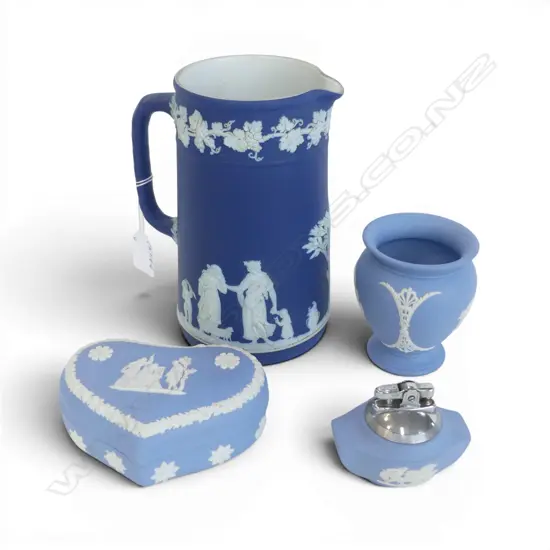 4 PCES WEDGWOOD JASPERWARE H.190mm