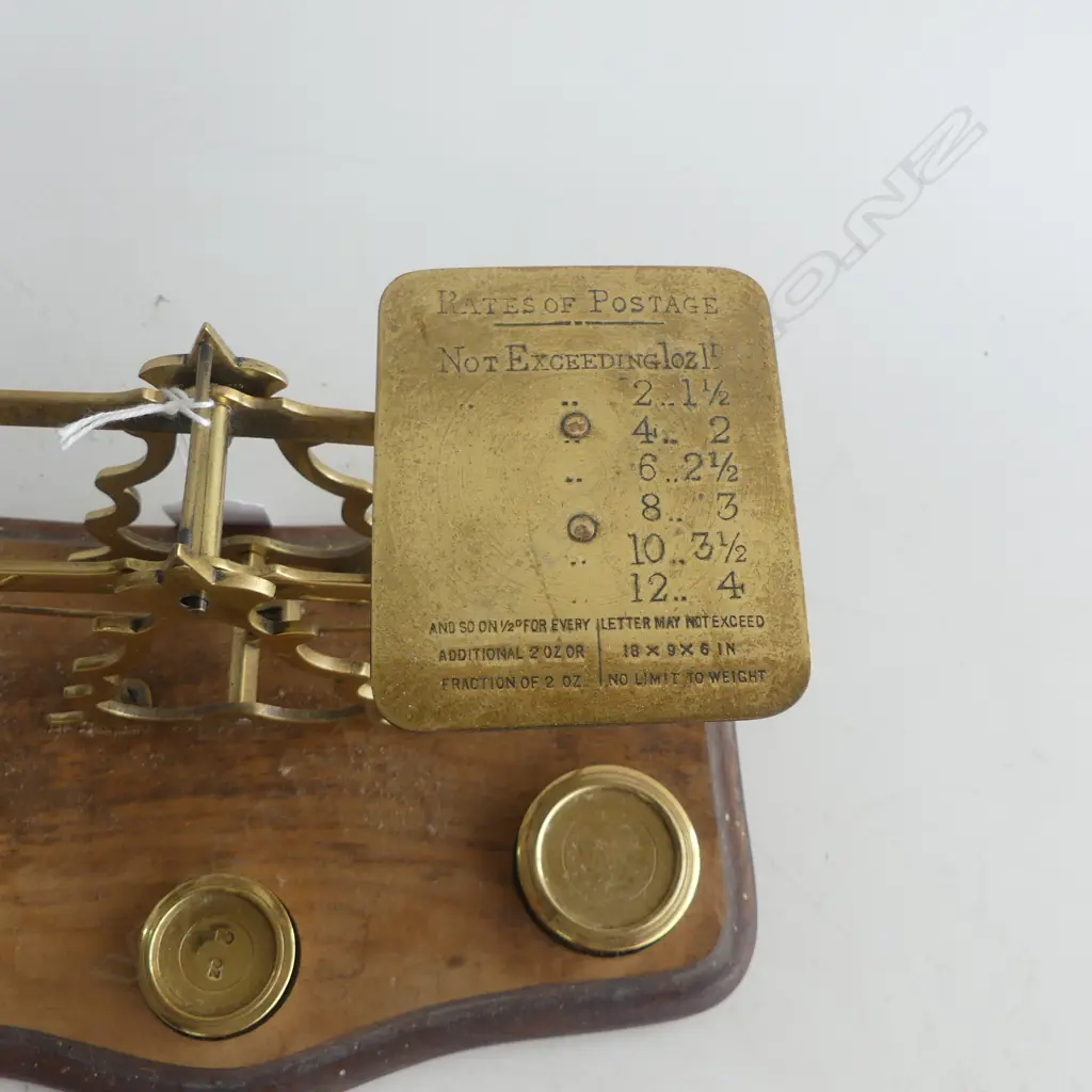 SET OF VINTAGE BRASS POSTAL SCALES & WEIGHTS L240MM Image 1++